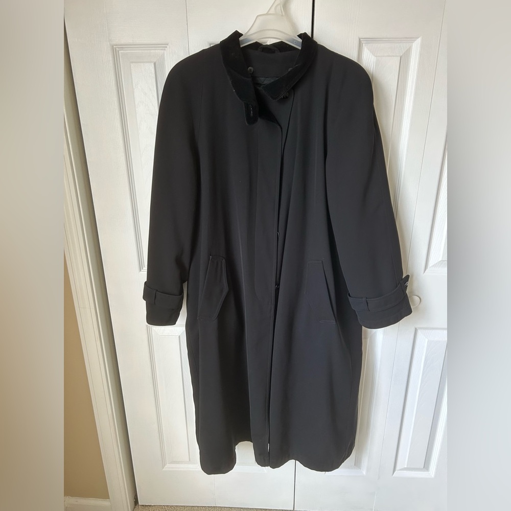 Women's Coat in Black Size 16 with Removable Lining